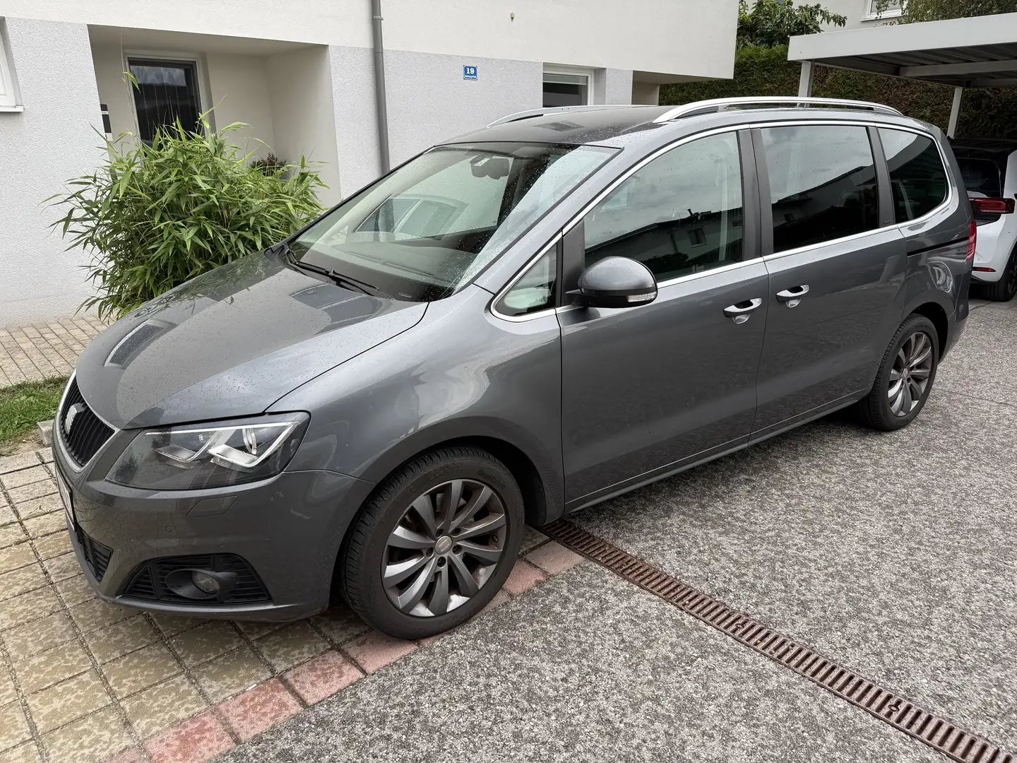 SEAT Alhambra Business 2,0 TDI CR DSG 7Sitzer Grau - 1