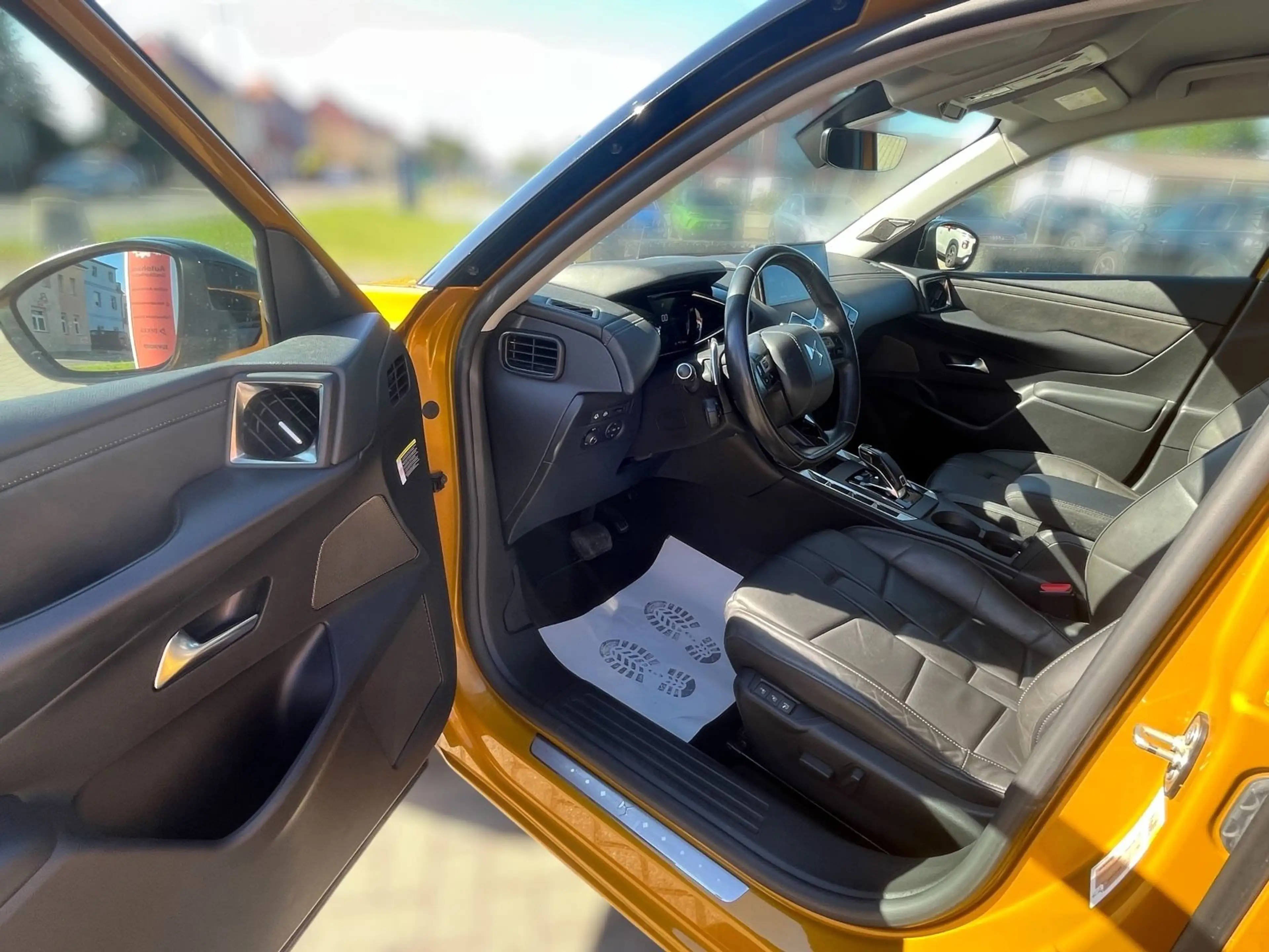DS Automobiles DS 3 Crossback PureTech 1.2 Opera*Automatik* — photo 9