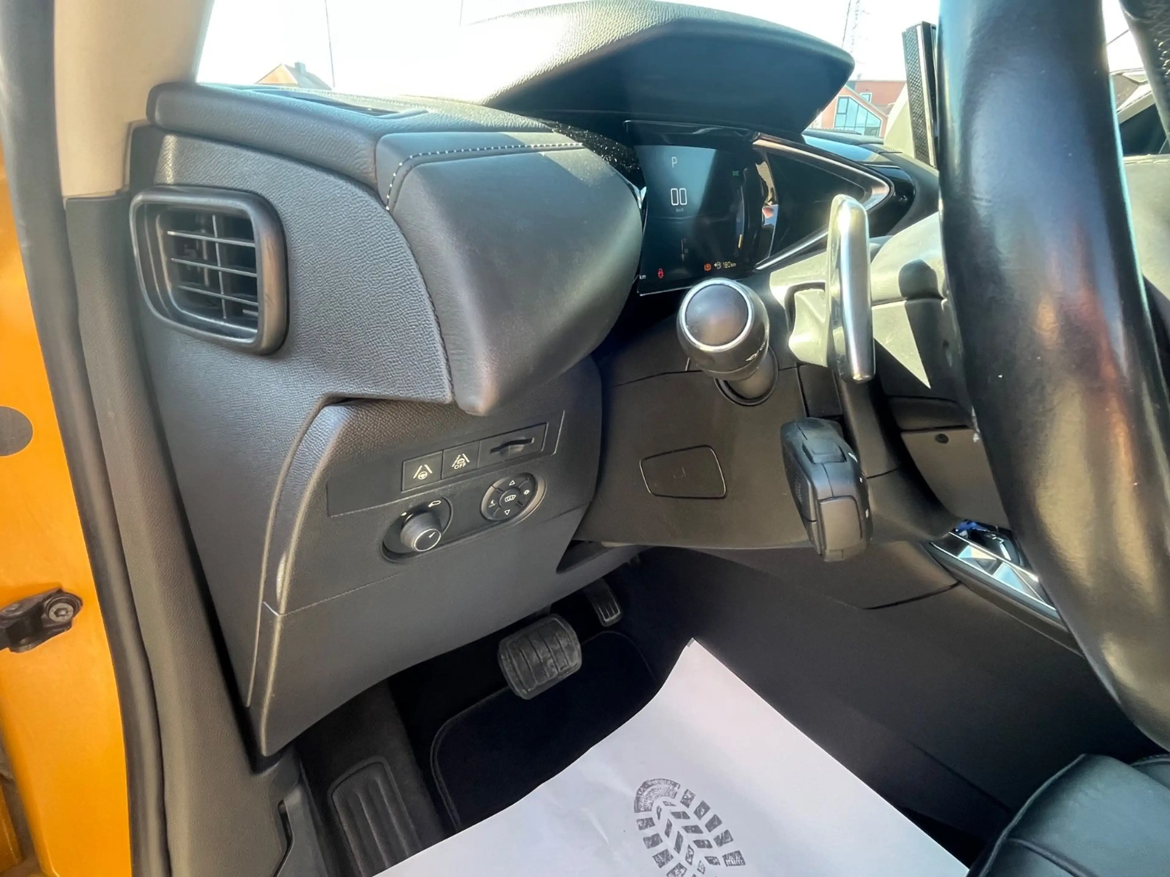 DS Automobiles DS 3 Crossback PureTech 1.2 Opera*Automatik* — photo 32