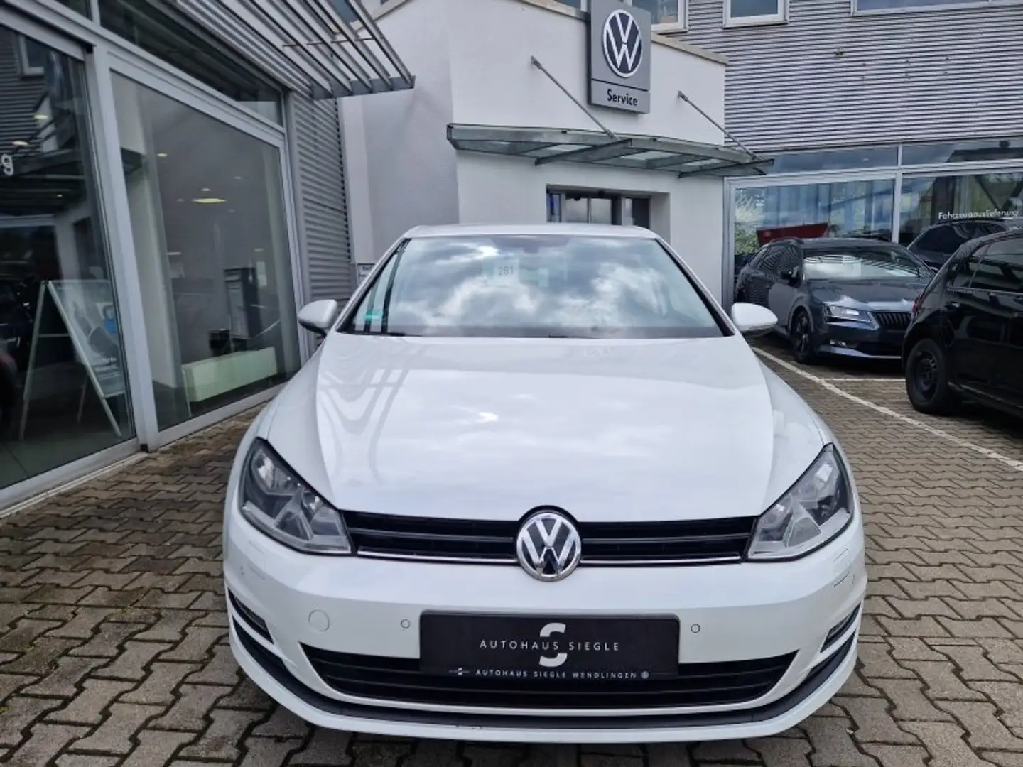 Volkswagen Golf VII 1.2 TSI Navi Parktronic Sitzheizung ALU Weiß - 2