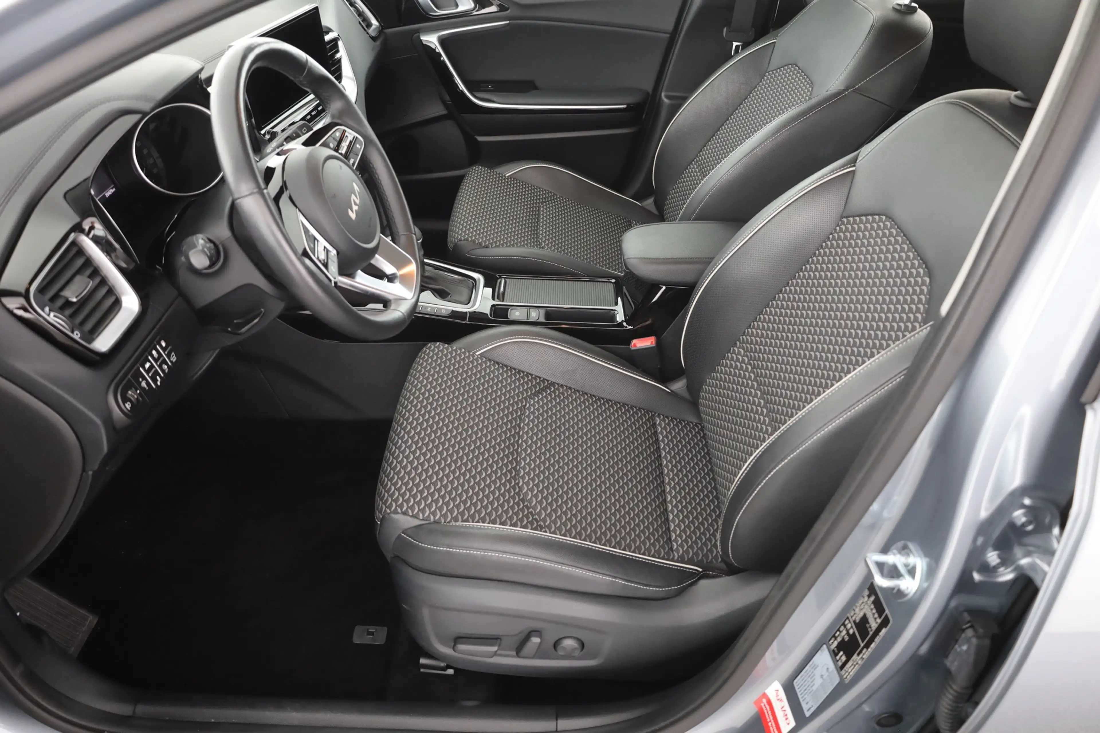 Kia Ceed SW / cee'd SW Ceed SW 1.6 PHEV Spirit LED Navi Kamera ACC DAB — photo 24
