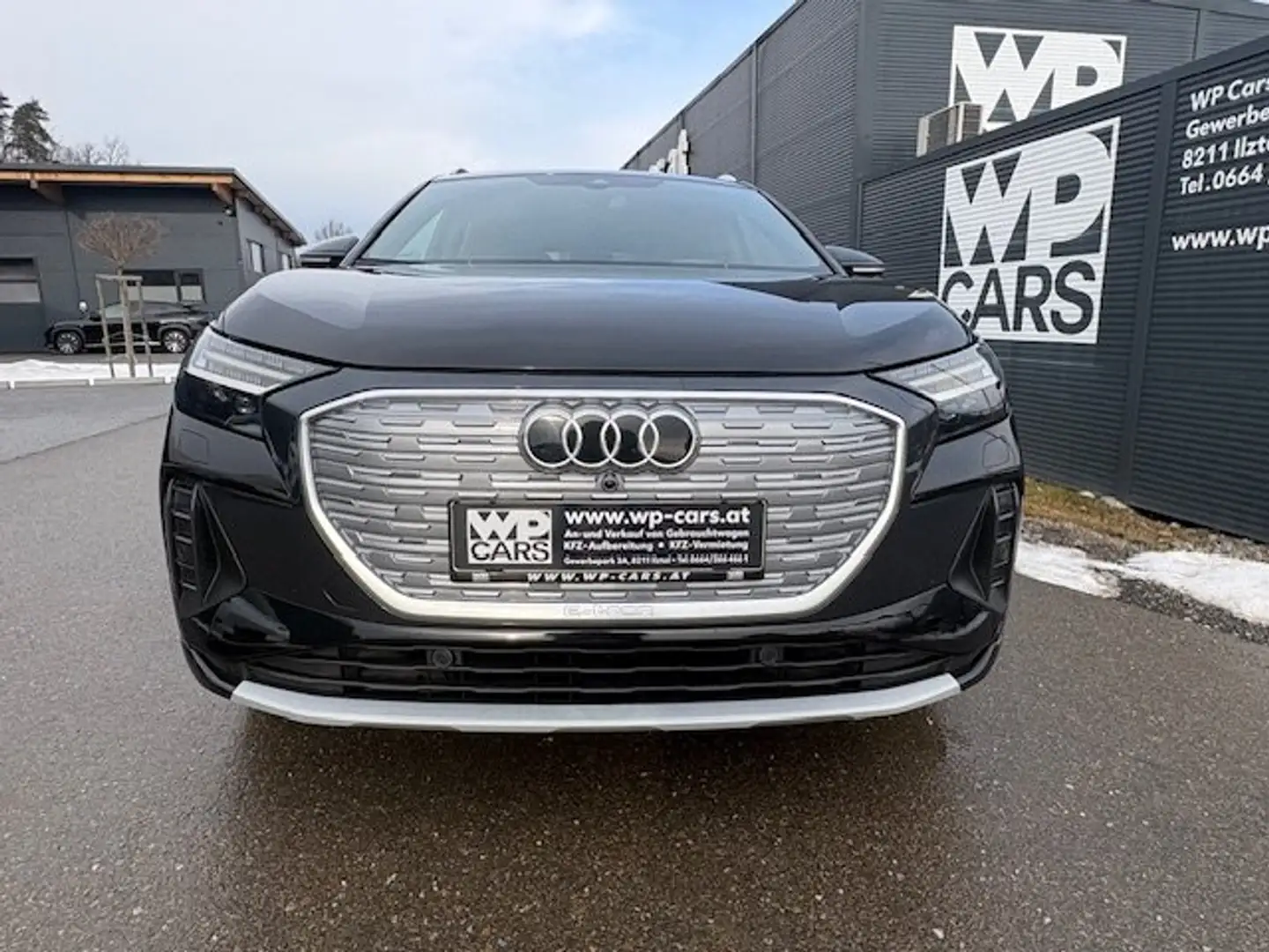 Audi Q4 e-tron 50 e-tron basis quattro Schwarz - 2