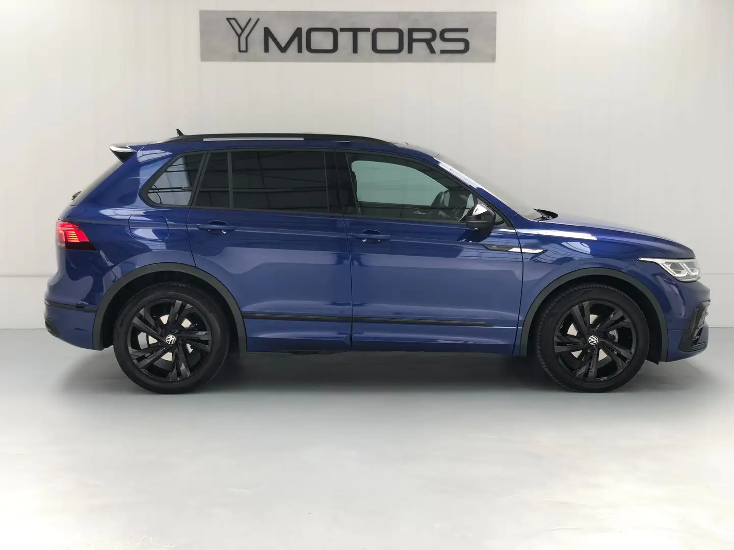 Volkswagen Tiguan 1.5 TSI R-LINE BLACK STYLE DSG TOIT PANO GARANTIE Blauw - 2
