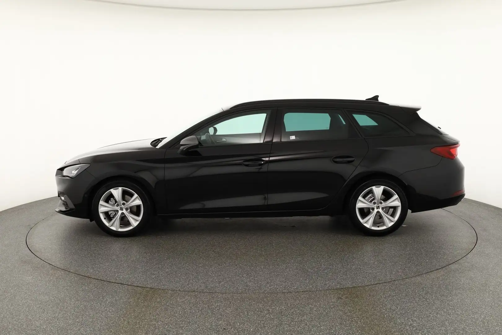 SEAT Leon ST 1.5 TSI DSG FR LED Navi Teilleder ACC Schwarz - 2