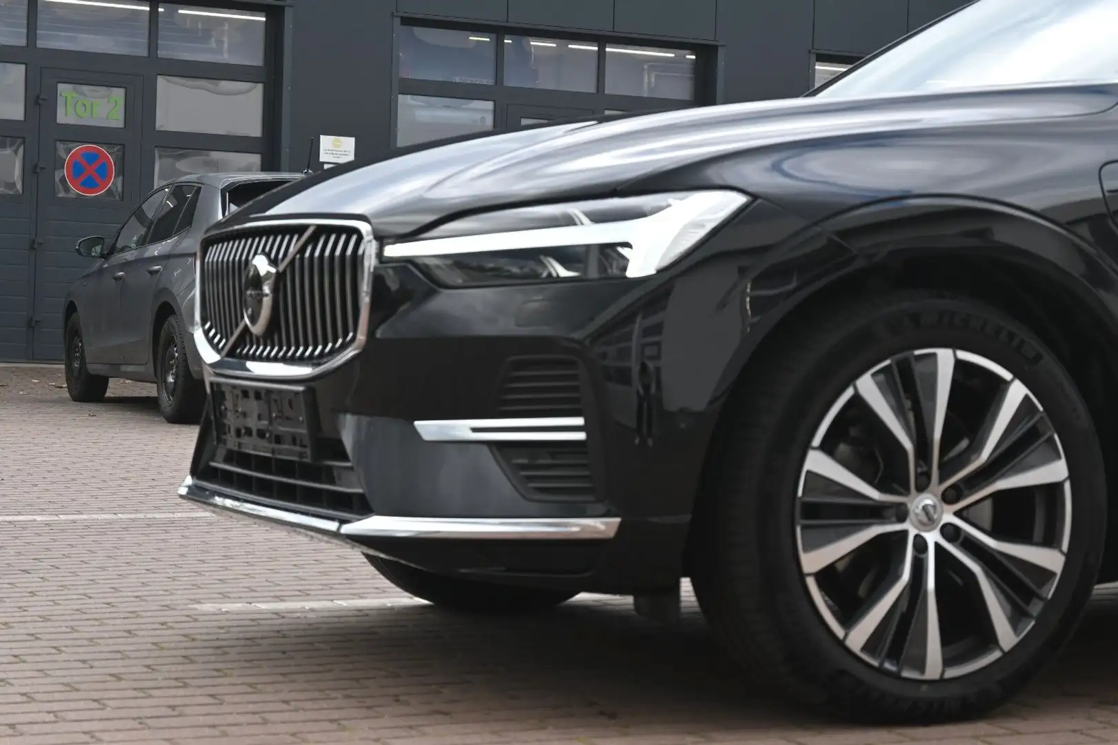 Volvo XC60 Inscription T6 PHEV AWD*Luft*HUD*360°*STHZG Schwarz - 2