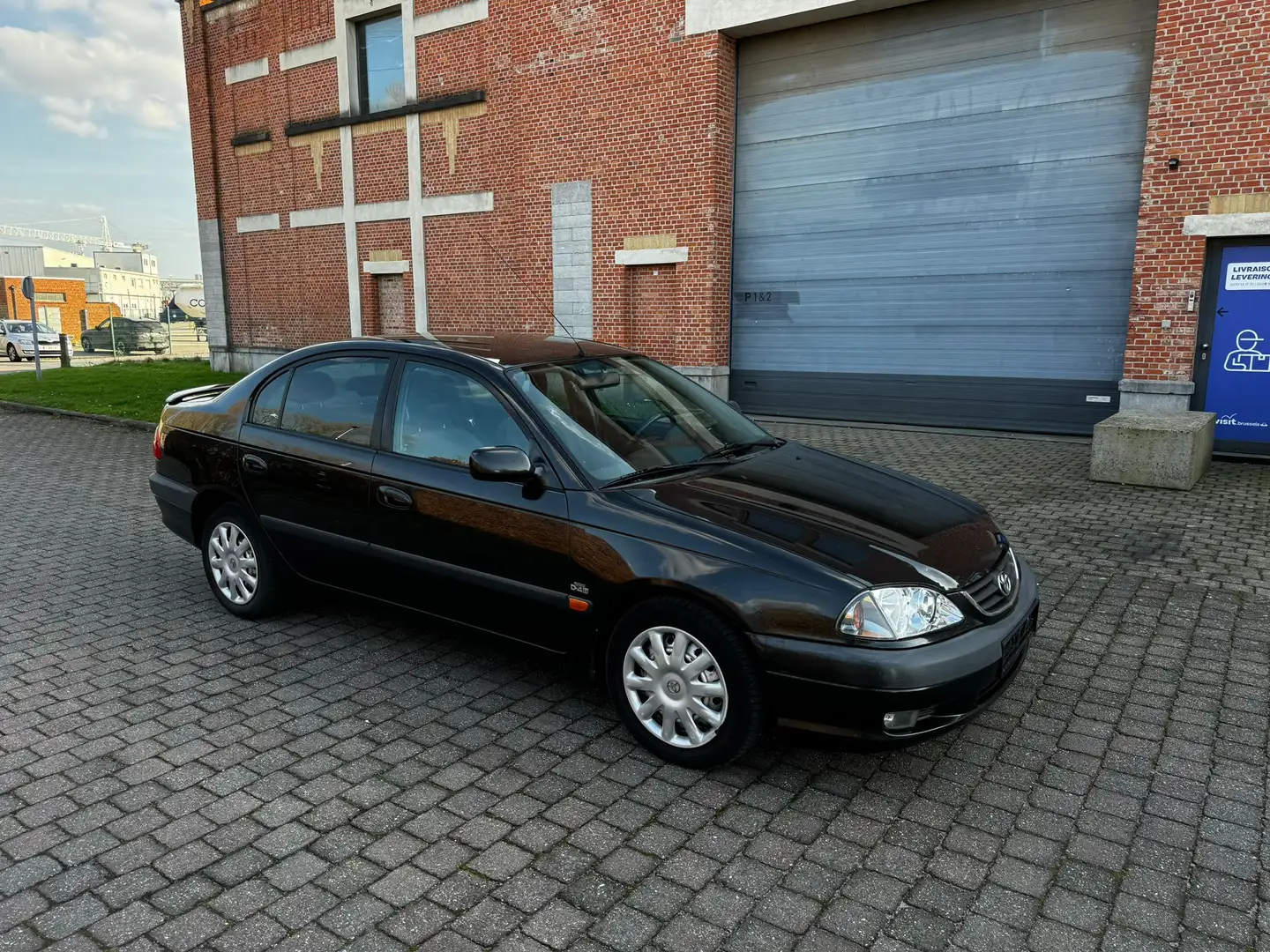 Toyota Avensis 2.0D4D L. Natura@Fleet (Fleet) AIRCO Schwarz - 2