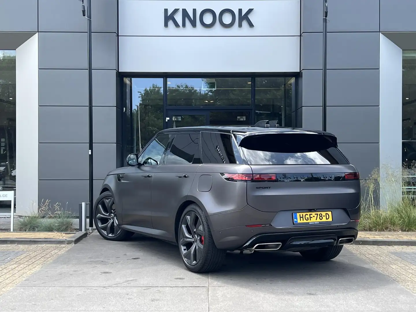 Land Rover Range Rover Sport P460e Satin Edition Charente Grey Gris - 2