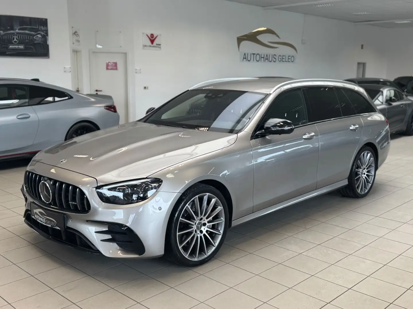 Mercedes-Benz E 53 AMG T-Mod. /4Matic+/HUD/BURMESTER/360° Kam. Argento - 1