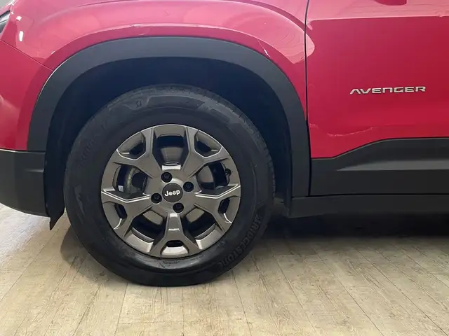 Jeep Avenger view 9