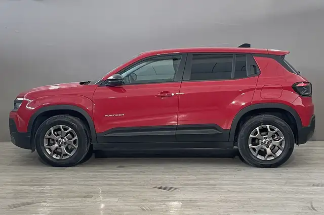 Jeep Avenger view 3