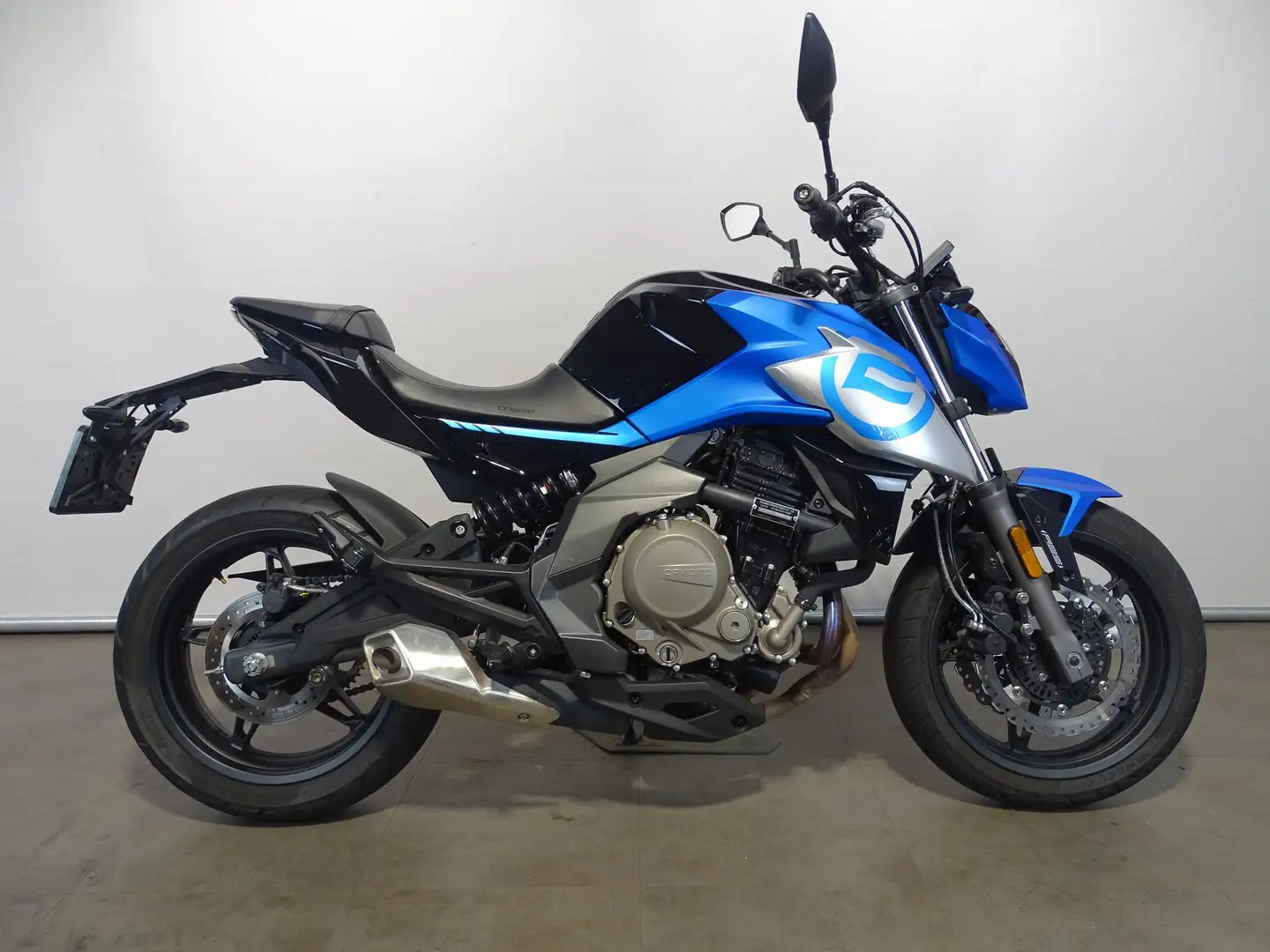 CFMOTO 650 NK 35 KW Bleu - 1