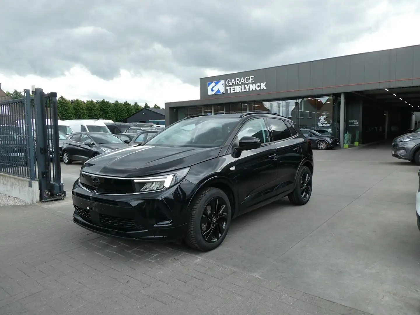 Opel Grandland 1.2 i benzine 130pk GS-Line Camera '23 (08095) Zwart - 2