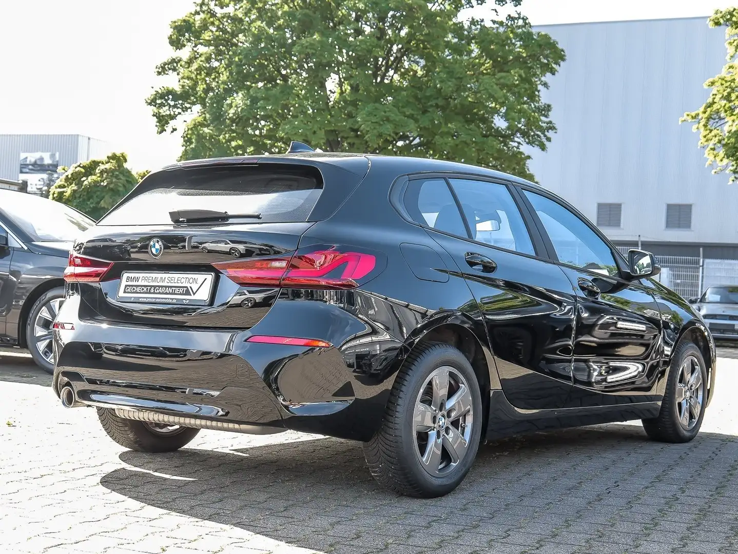BMW 118 i Aut.+NAVI+LED+PDC V+H+DAB+Tempomat+Klimaaut.+LM Nero - 2