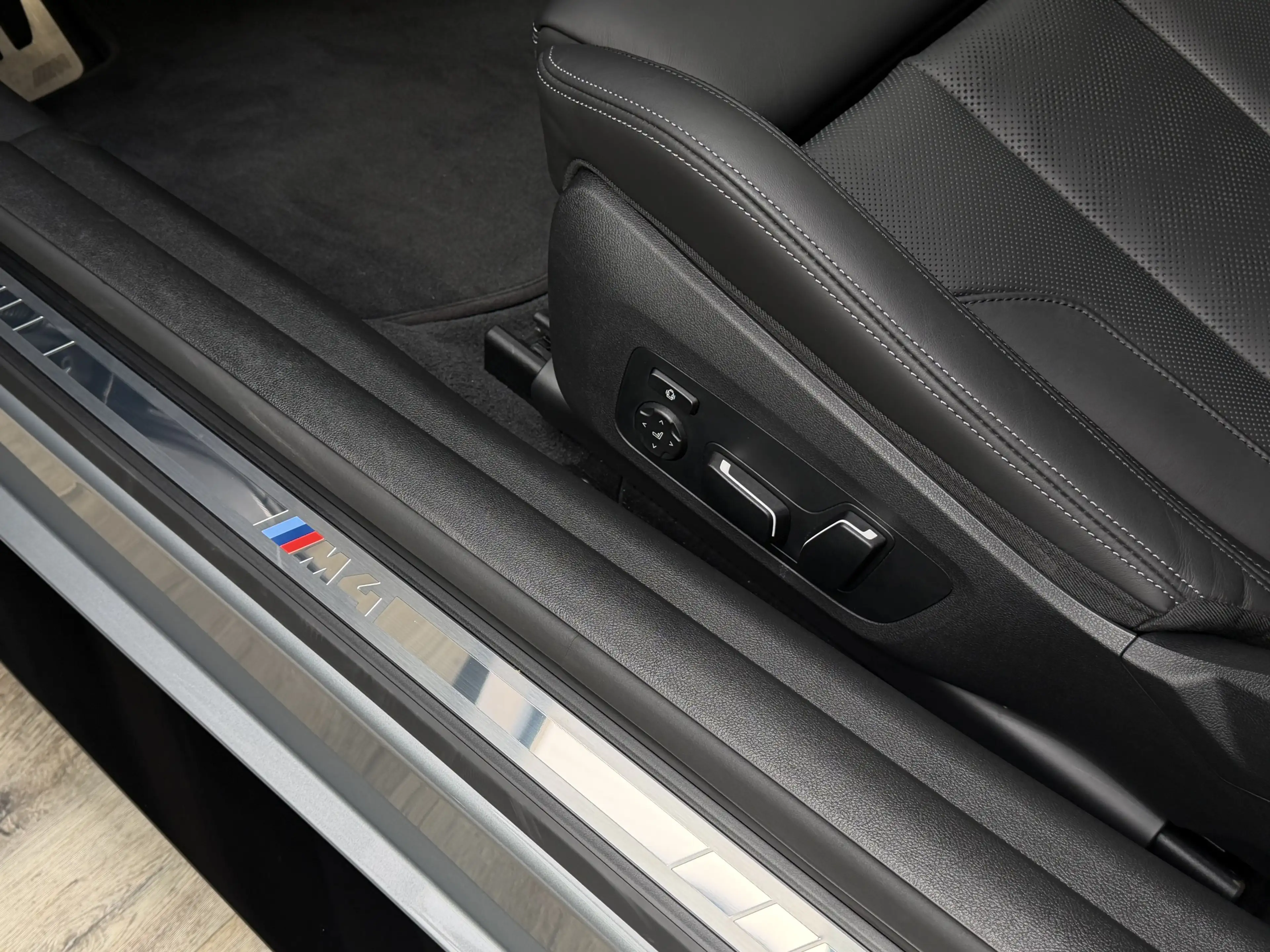 BMW M4 xDrive Competition Sitzlüft ACC 360° Carbon — photo 15