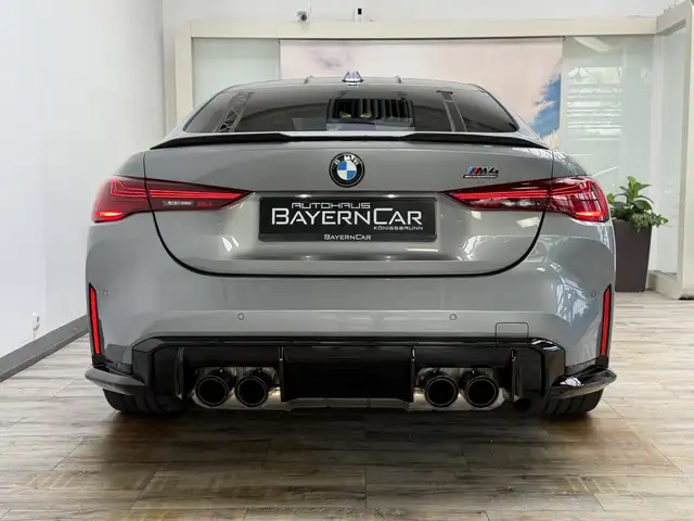 BMW M4 view 5
