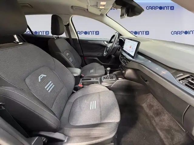 Ford Focus view 15