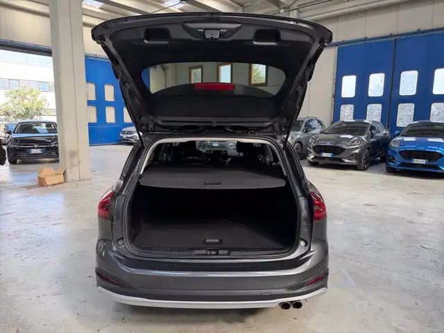 Ford Focus view 17