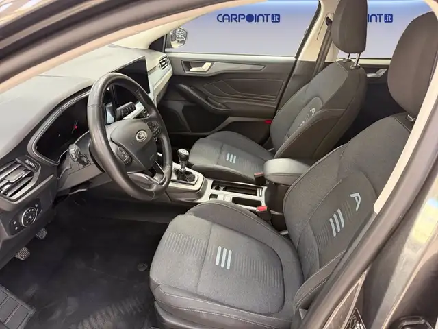 Ford Focus view 9