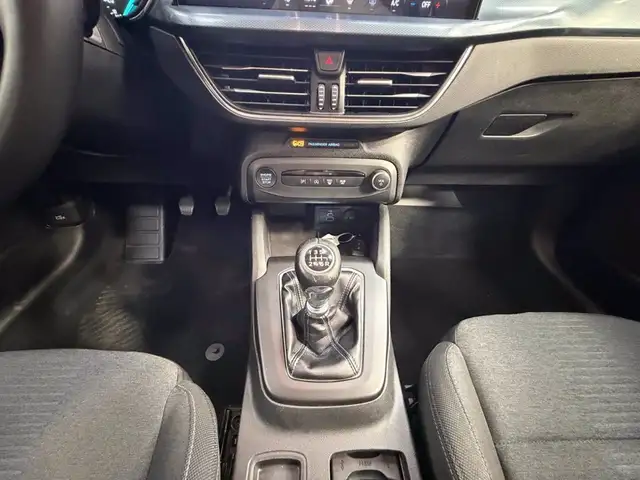 Ford Focus view 11