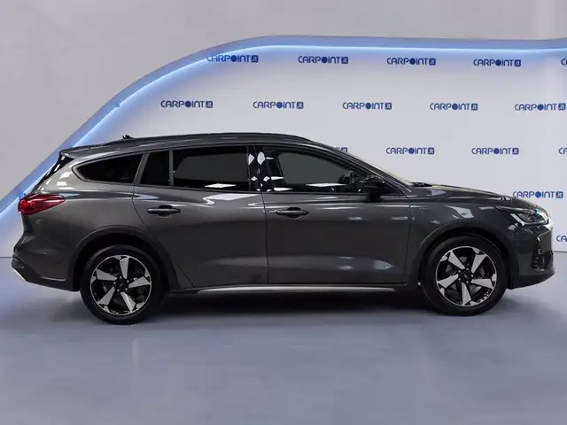 Ford Focus view 6