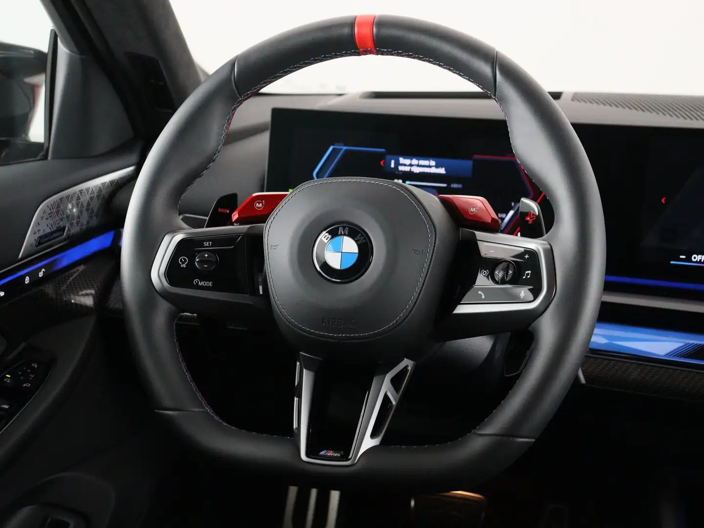 BMW M5 Sedan Rot - 2