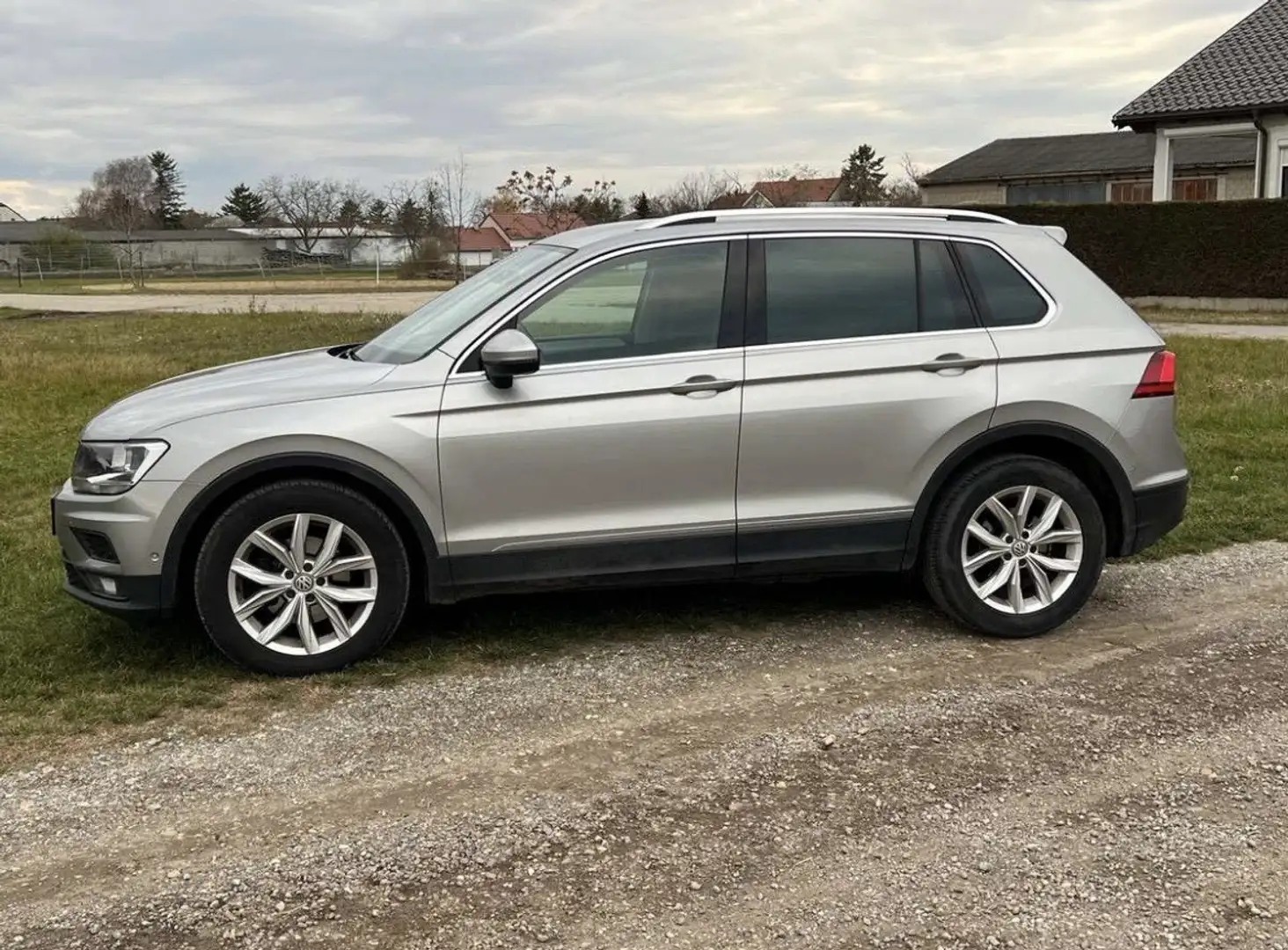 Volkswagen Tiguan 2,0 TDI SCR Comfortline DSG - 1