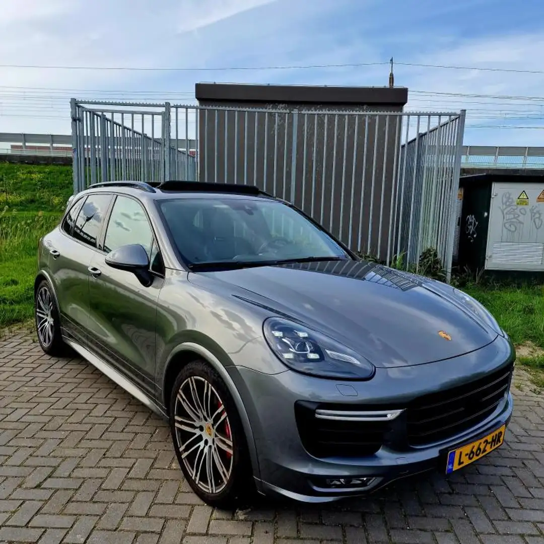 Porsche Cayenne 3.6 GTS Pano Luchtvering PDLS+LED Grijs - 2