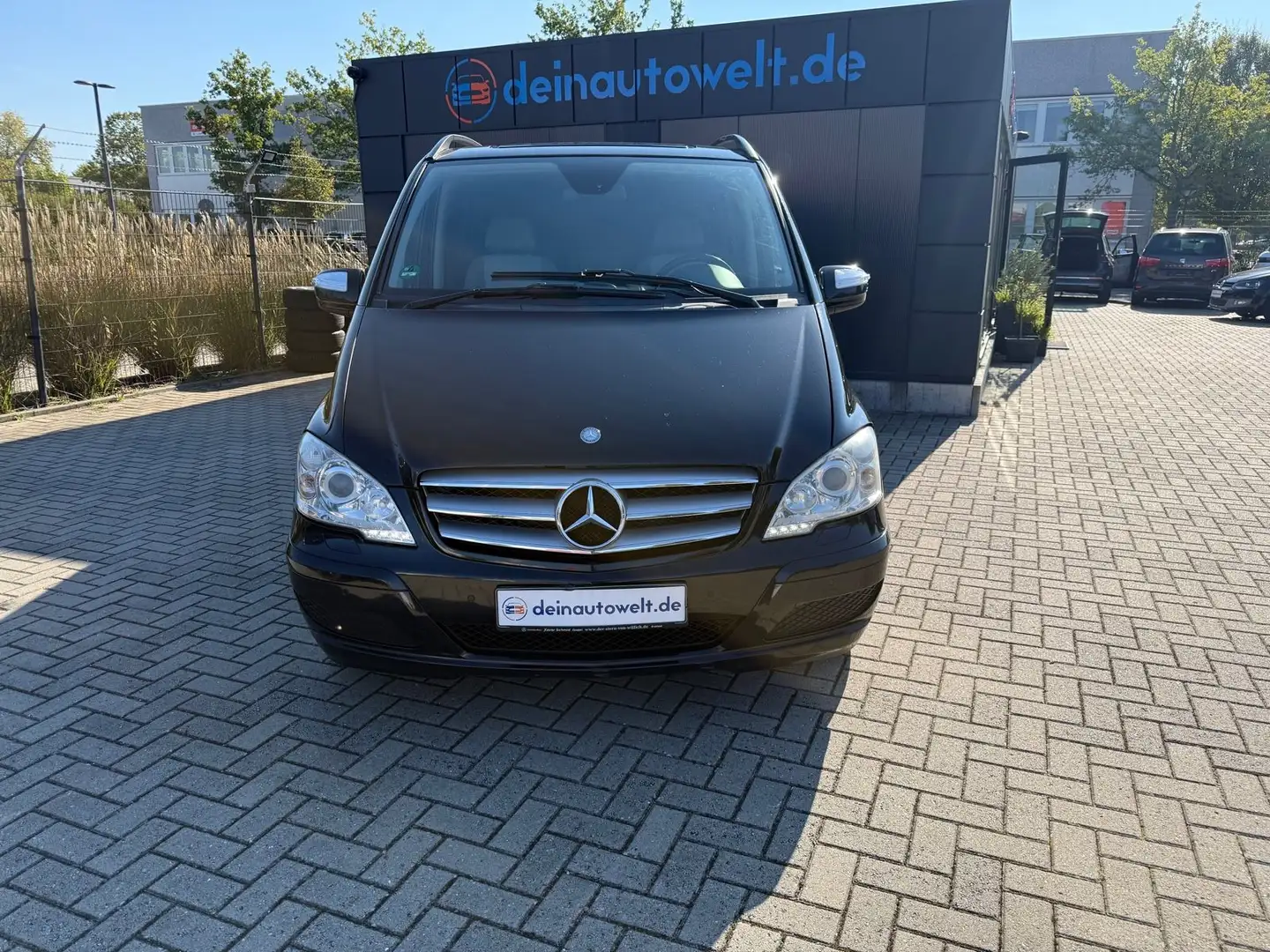 Mercedes-Benz Viano 3.0 CDI Ambiente extralang*8 Stz*Automatik Schwarz - 2
