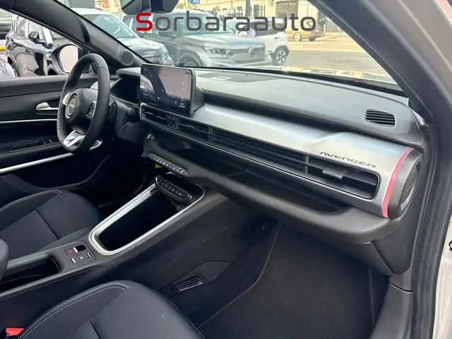 Jeep Avenger view 14