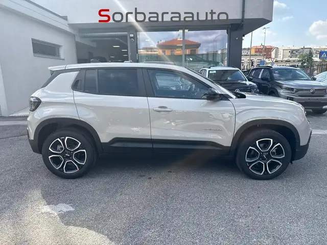 Jeep Avenger view 6