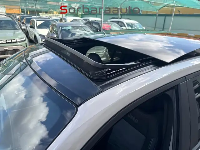 Jeep Avenger view 10