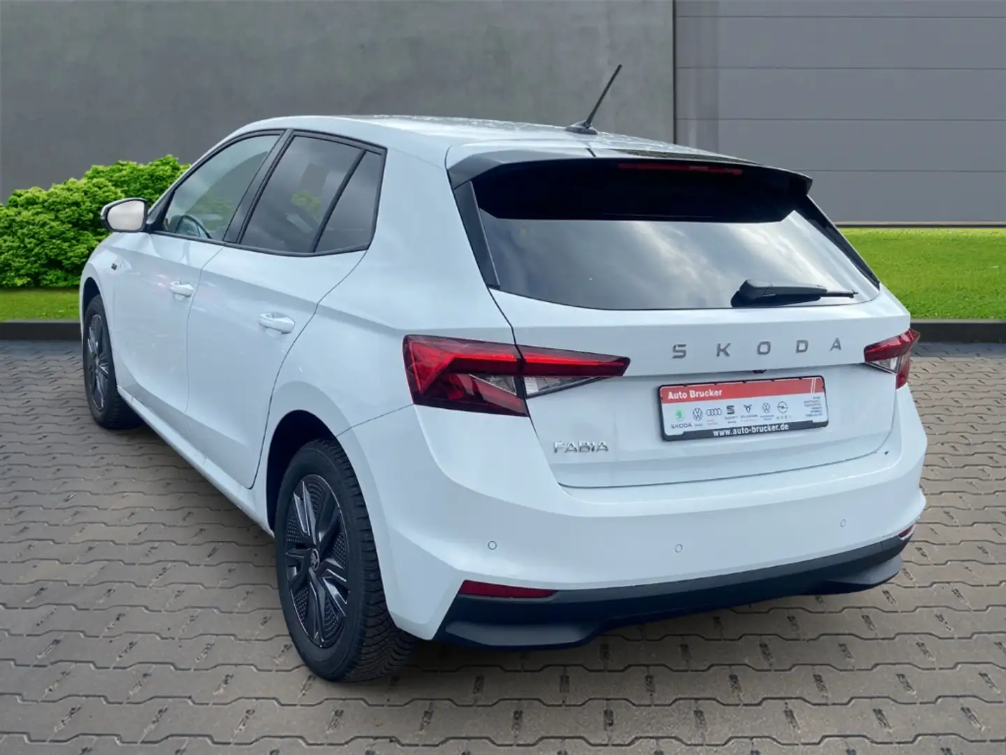 Skoda Fabia Drive 1.0 TSI+Navi+Alufelgen+Klimaautomatik+LED Weiß - 2