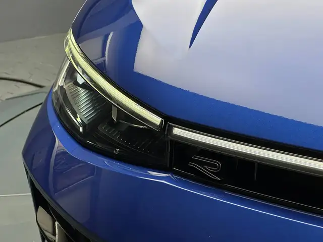 Volkswagen Passat view 10