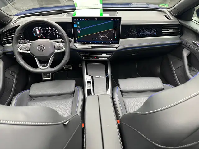 Volkswagen Passat view 14