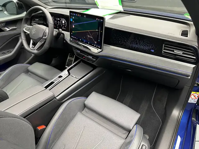 Volkswagen Passat view 13