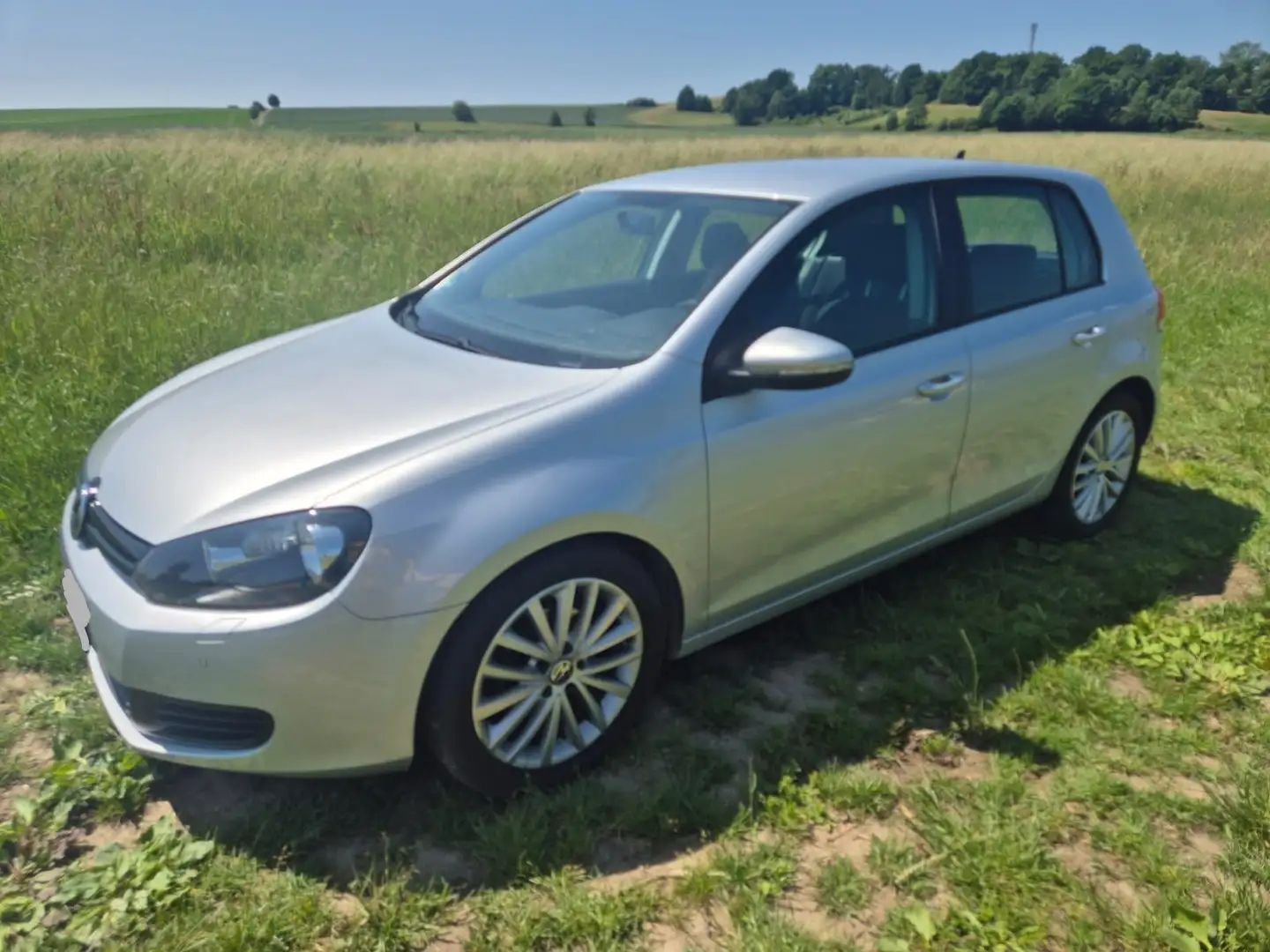 Volkswagen Golf 1.6 TDI DPF BlueMotion Trendline (Service,TÜV NEU) - 1