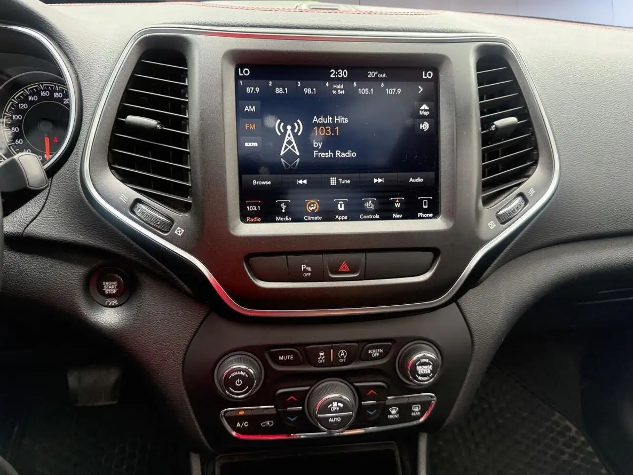Jeep Cherokee fotografie Jeep Cherokee