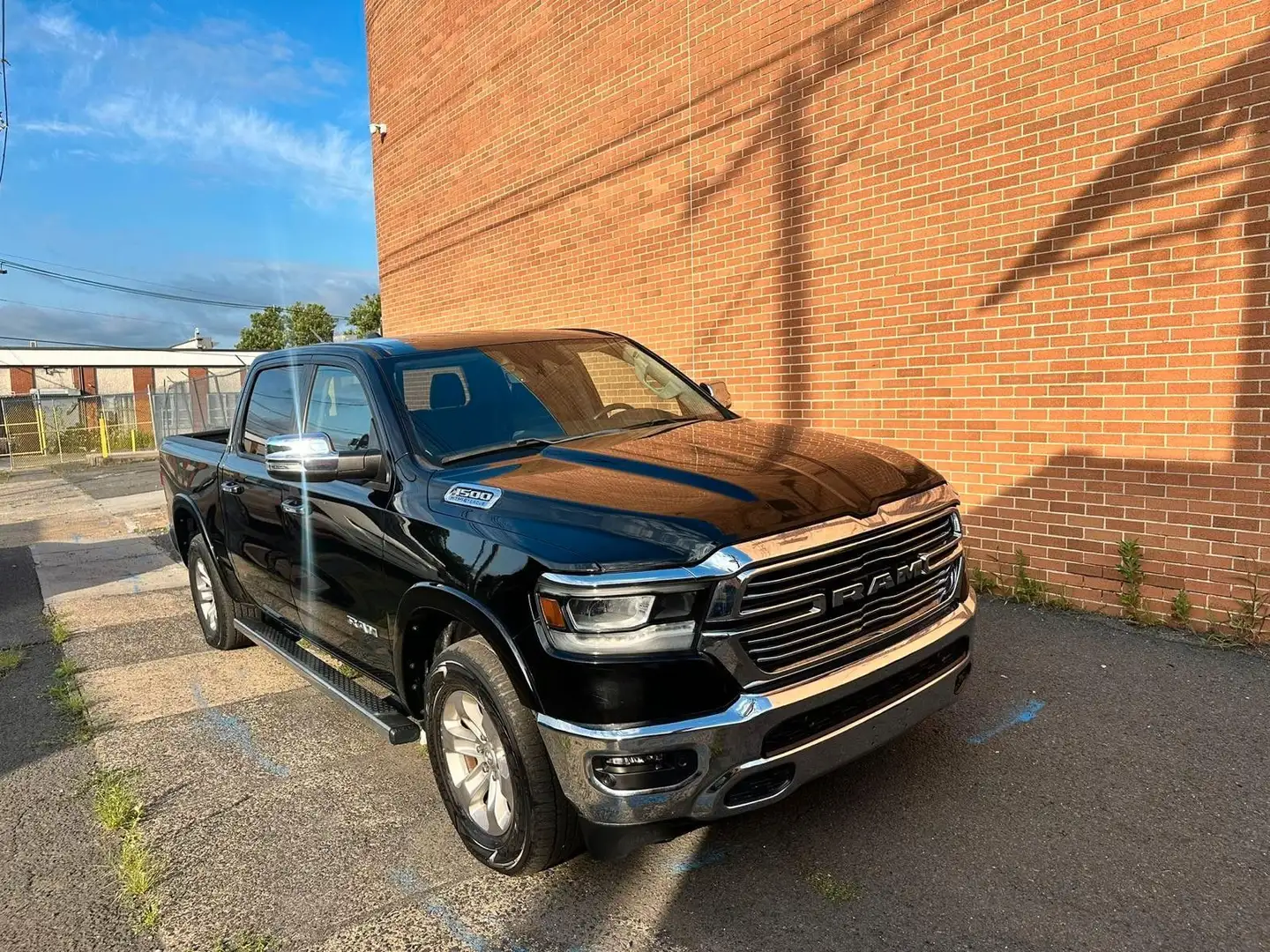 Dodge RAM 5.7L Laramie 4x4/AHK/SHZ/SBL/LHZ/KAMERA Black - 1
