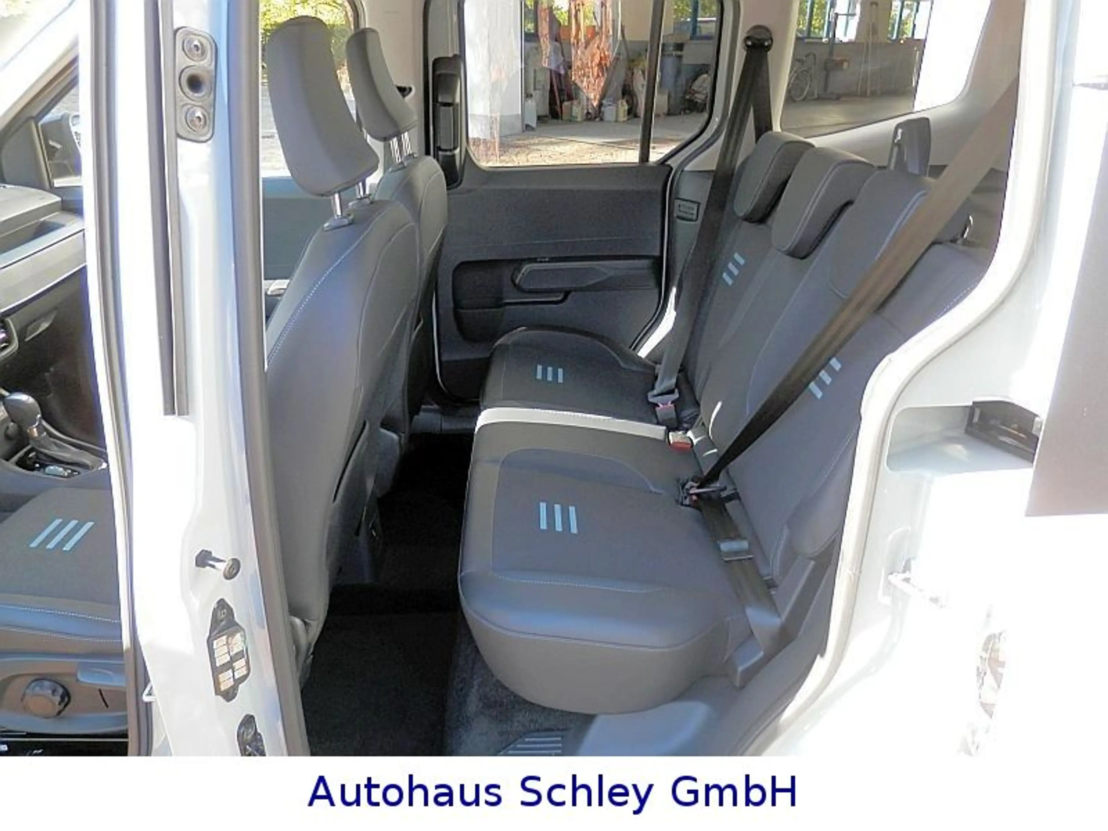 Ford Tourneo Courier Active*Autom*ACC*Totw.*RKam* — photo 7