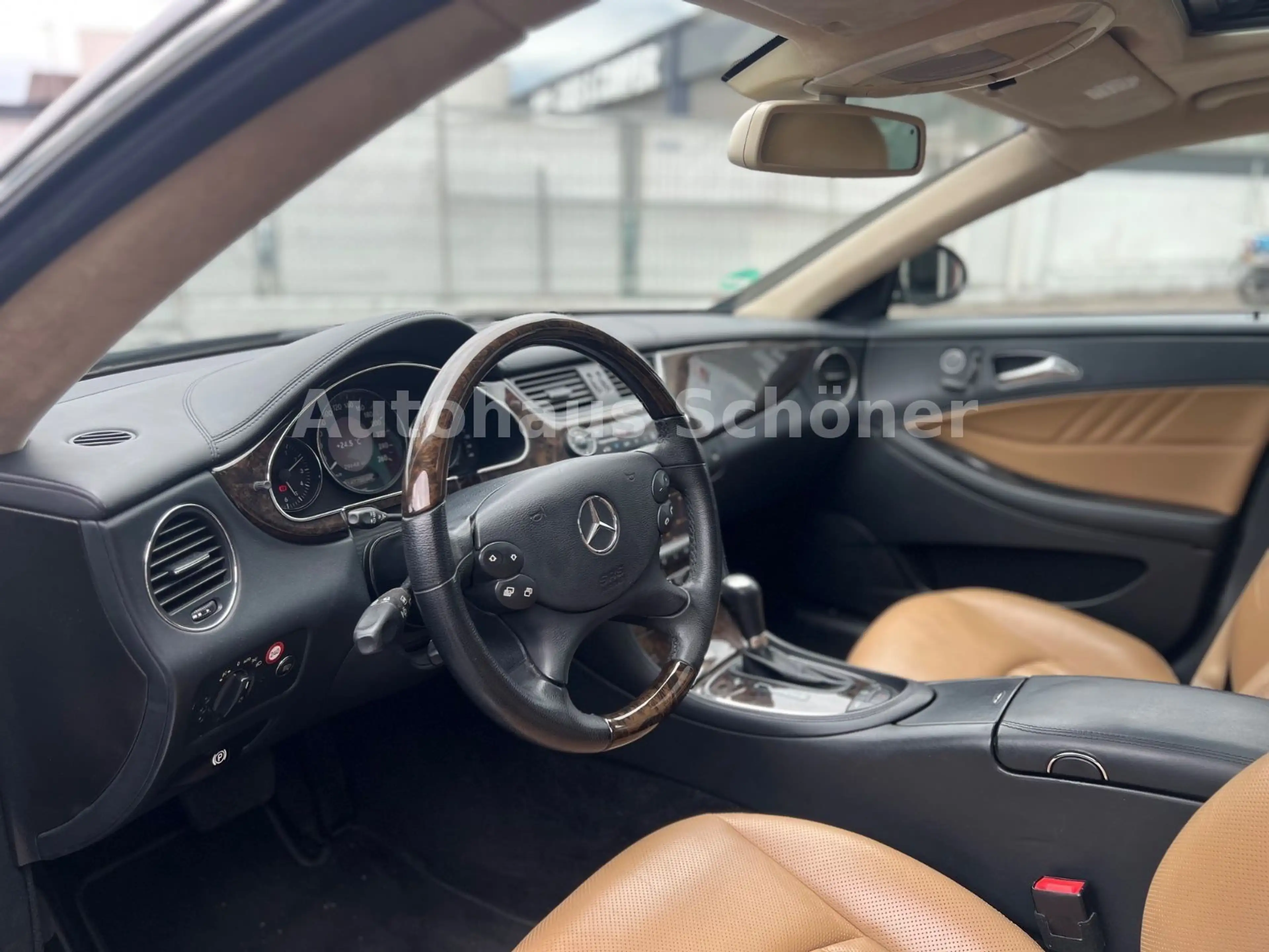 Mercedes-Benz CLS 500 V8 **Designo** — photo 11