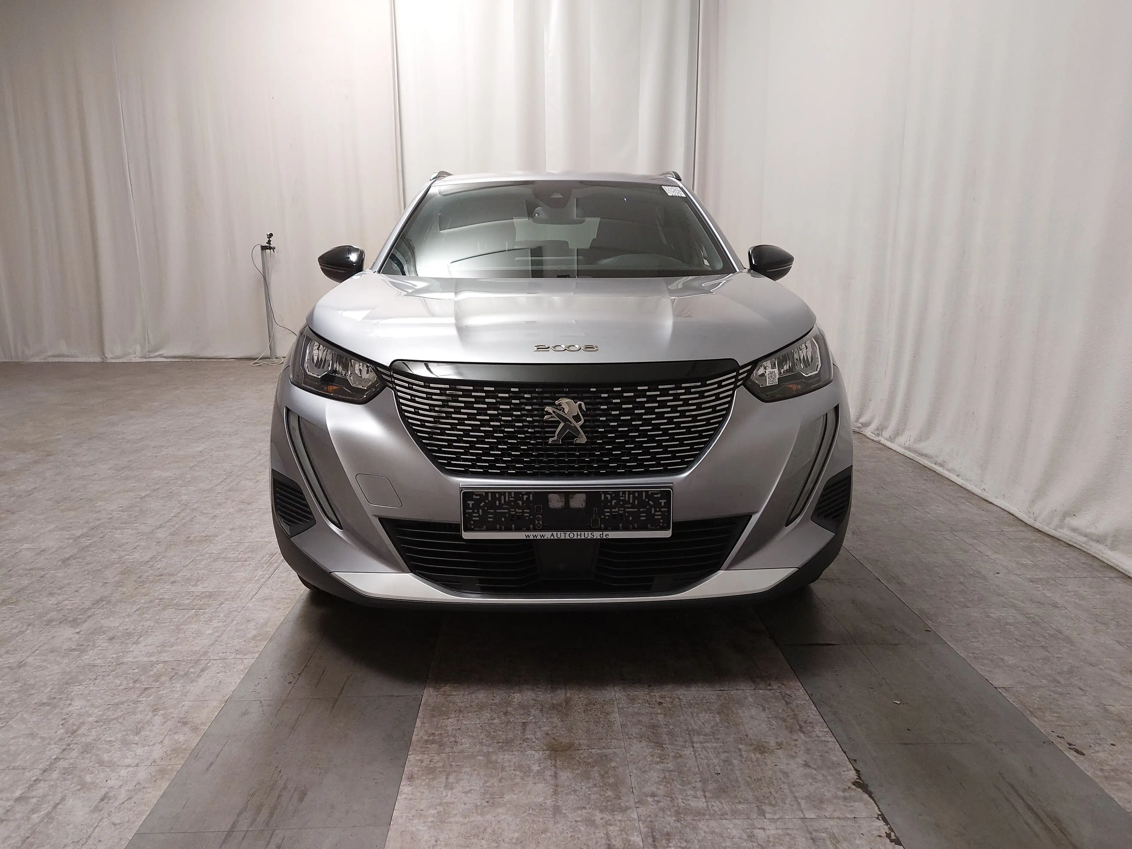 Peugeot 2008 BlueHDi 130 Allure T-Leder Navi LED RFK — photo 9