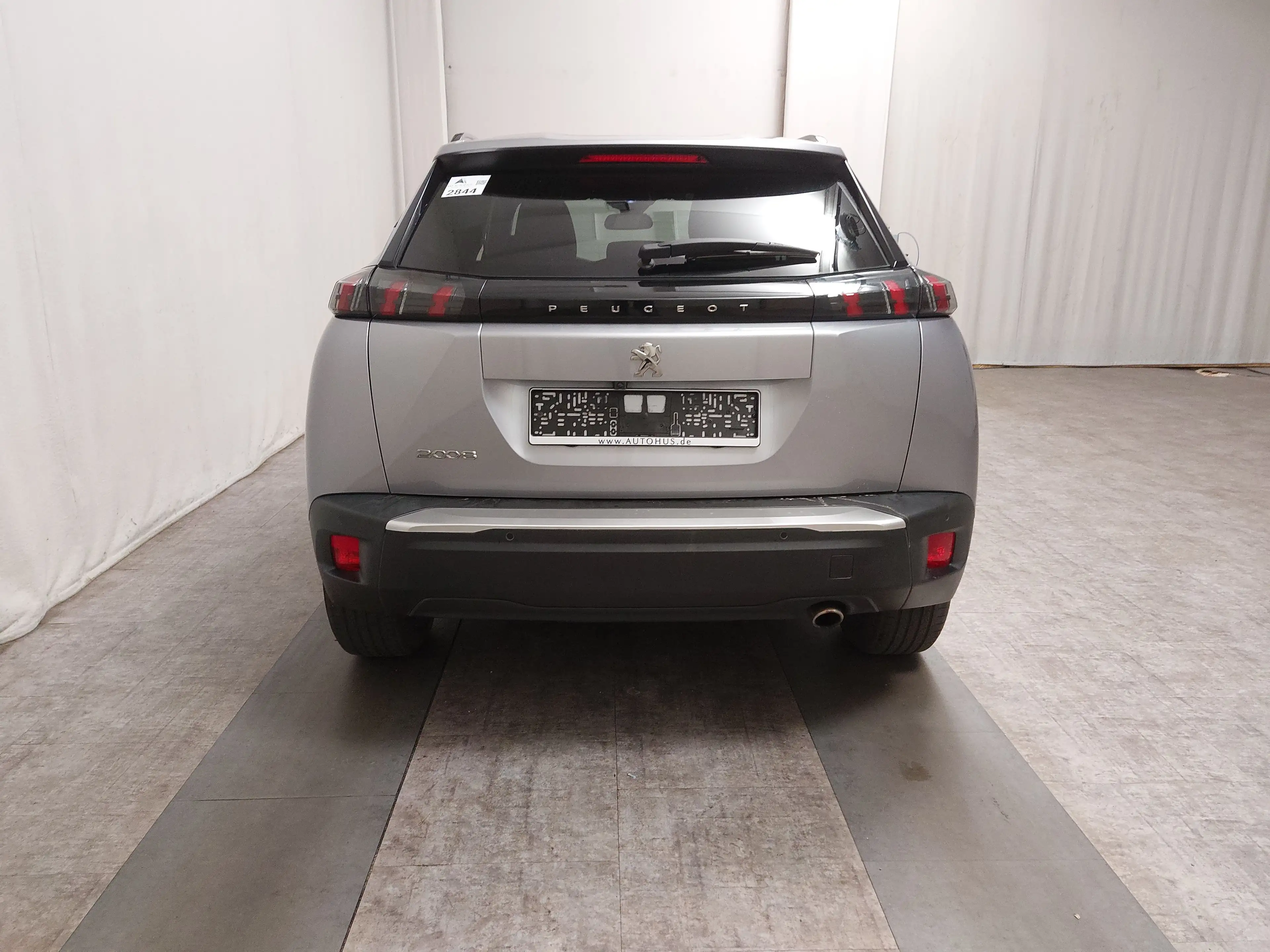 Peugeot 2008 BlueHDi 130 Allure T-Leder Navi LED RFK — photo 14