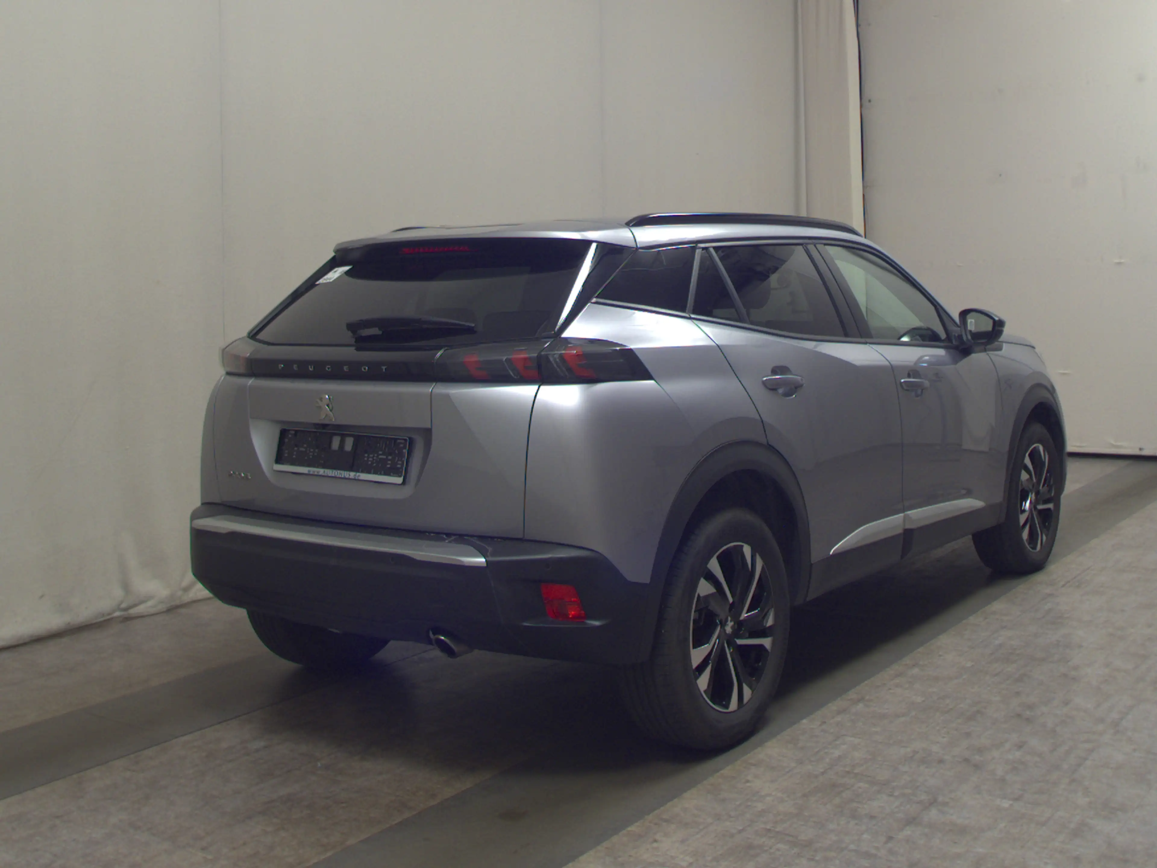 Peugeot 2008 BlueHDi 130 Allure T-Leder Navi LED RFK — photo 4