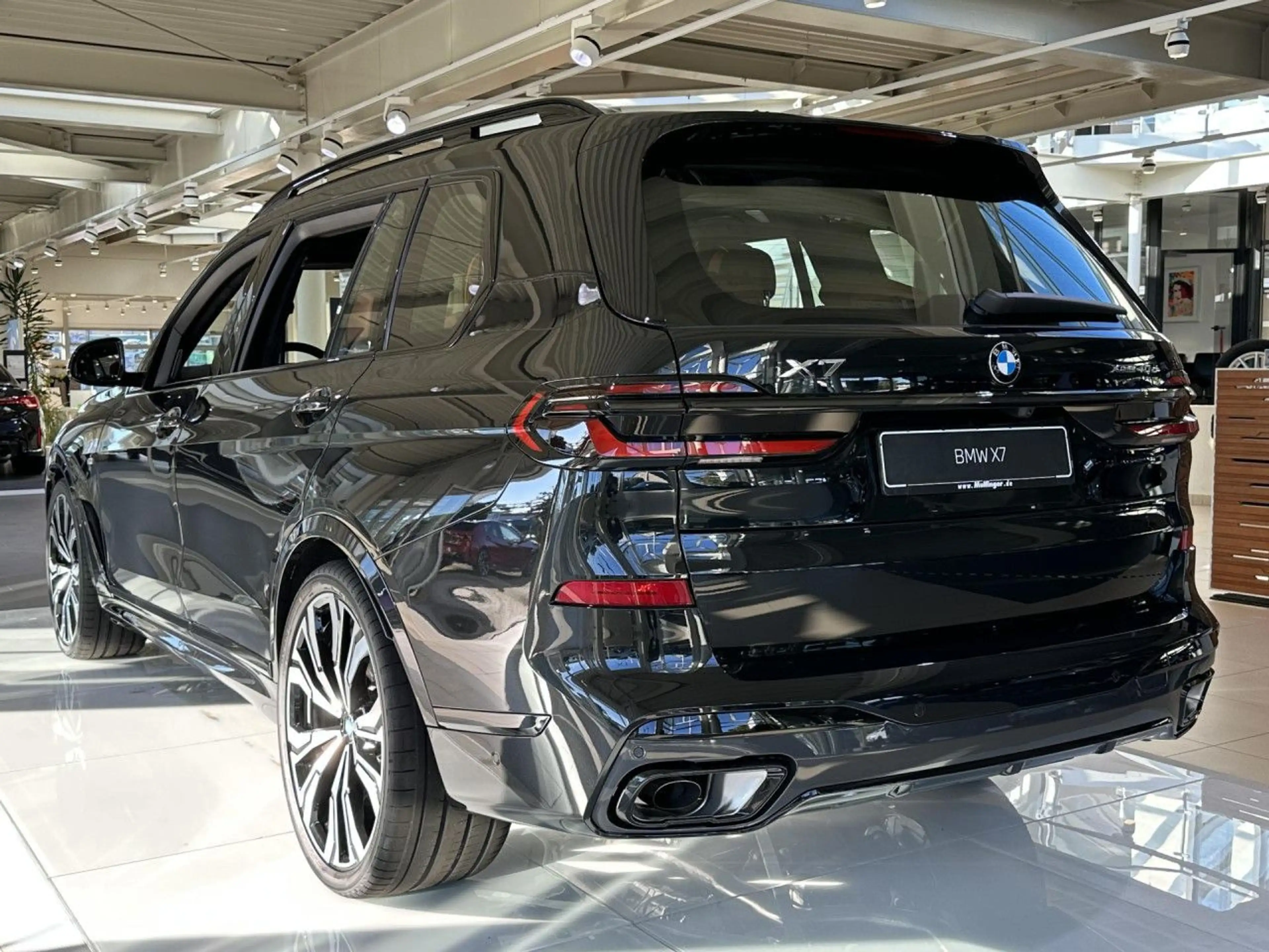 BMW X7 x40d M Sport Pro Kristall Bowers Massage 23" — photo 4
