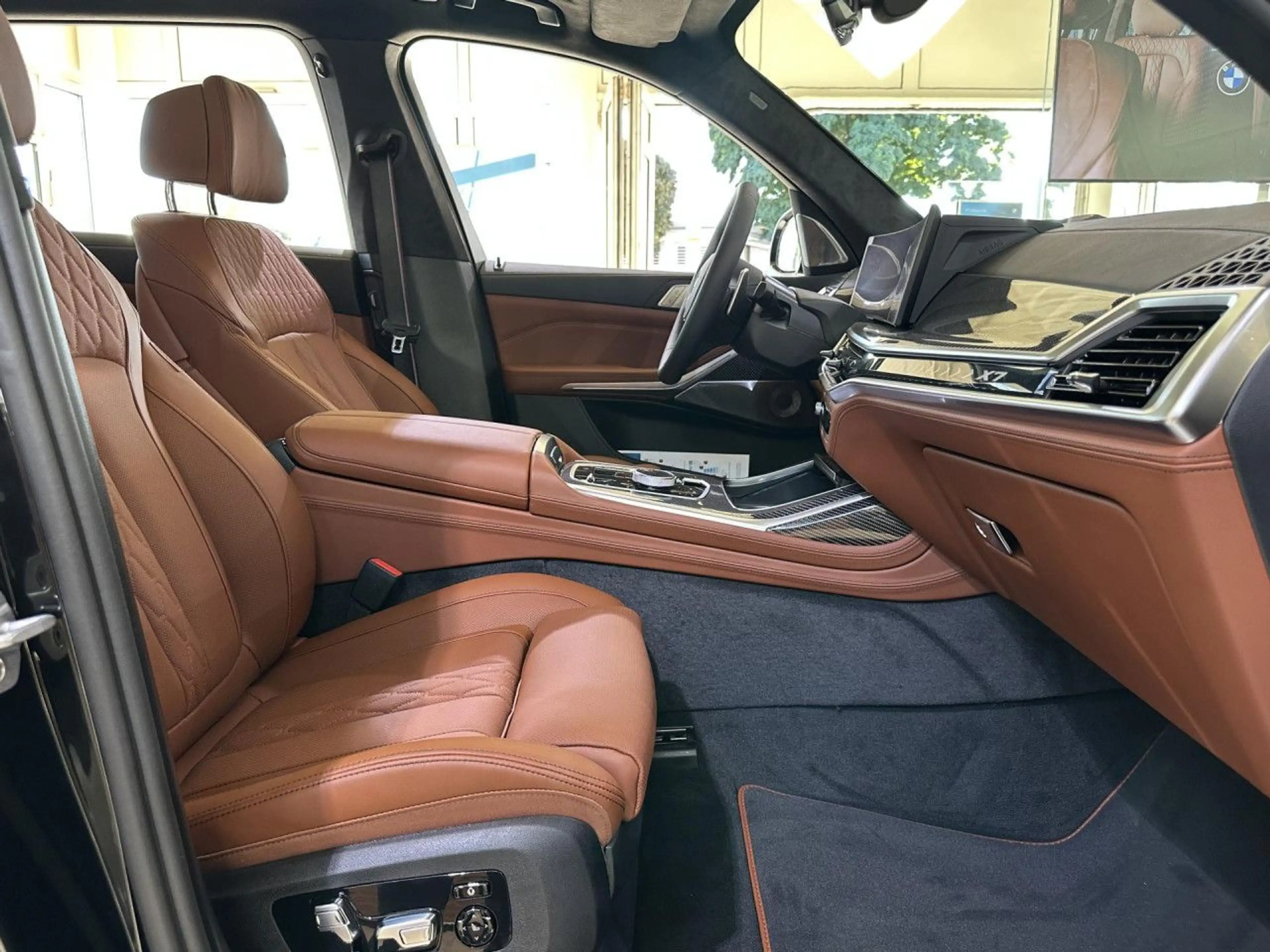 BMW X7 x40d M Sport Pro Kristall Bowers Massage 23" — photo 9