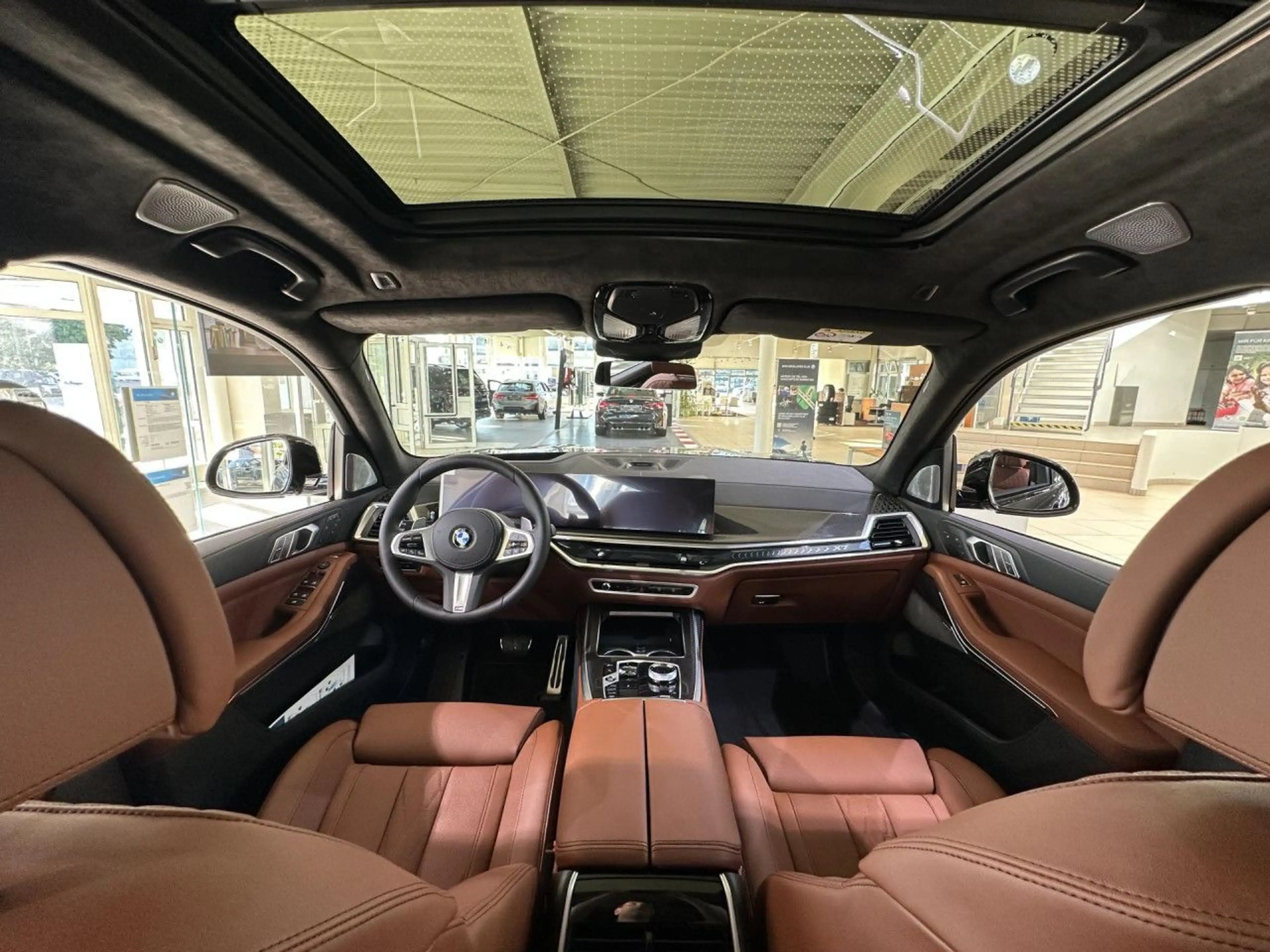 BMW X7 x40d M Sport Pro Kristall Bowers Massage 23" — photo 12