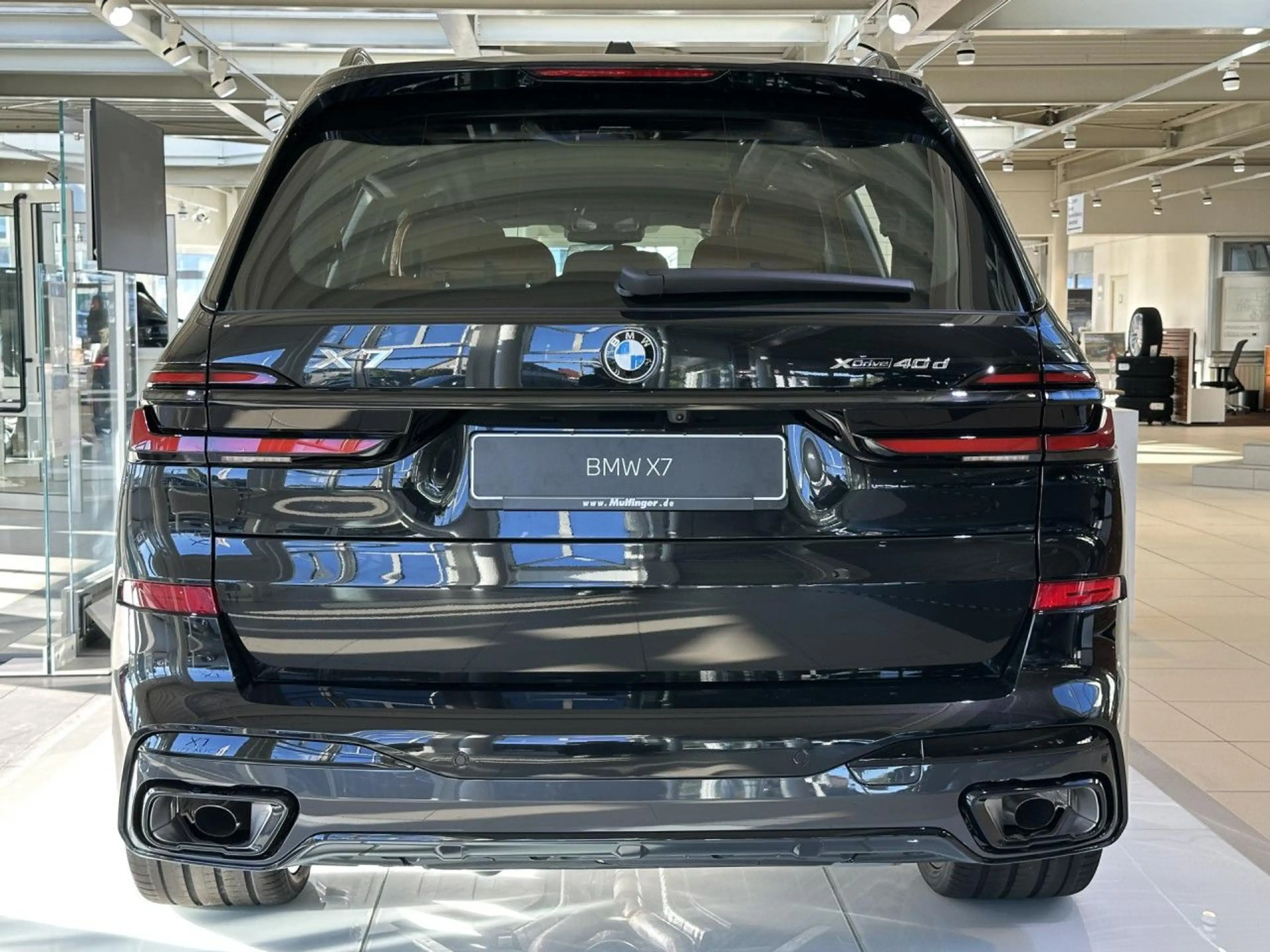 BMW X7 x40d M Sport Pro Kristall Bowers Massage 23" — photo 5