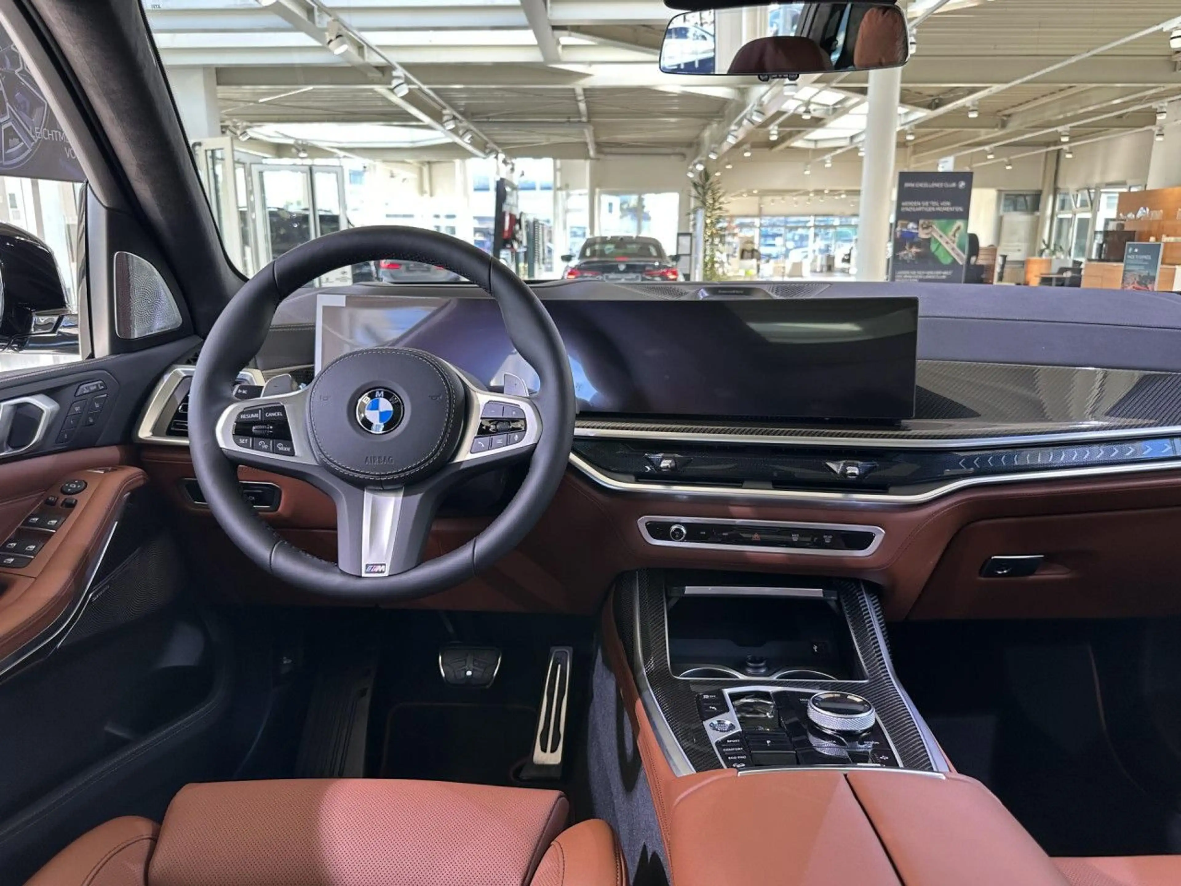 BMW X7 x40d M Sport Pro Kristall Bowers Massage 23" — photo 13