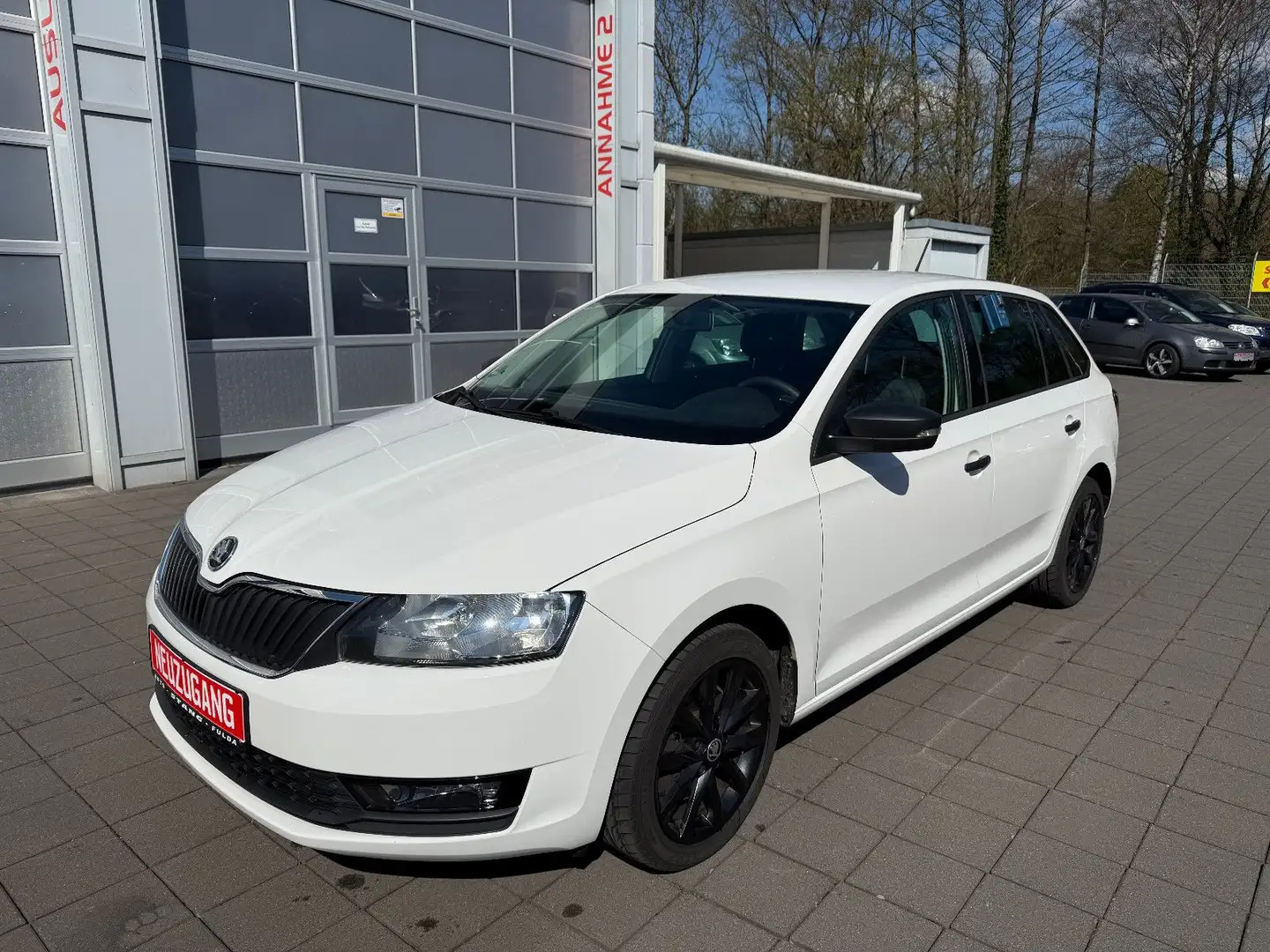 Skoda Rapid/Spaceback Spaceback Active*1.HAND+SOMMER/WINTERRÄDER Weiß - 1