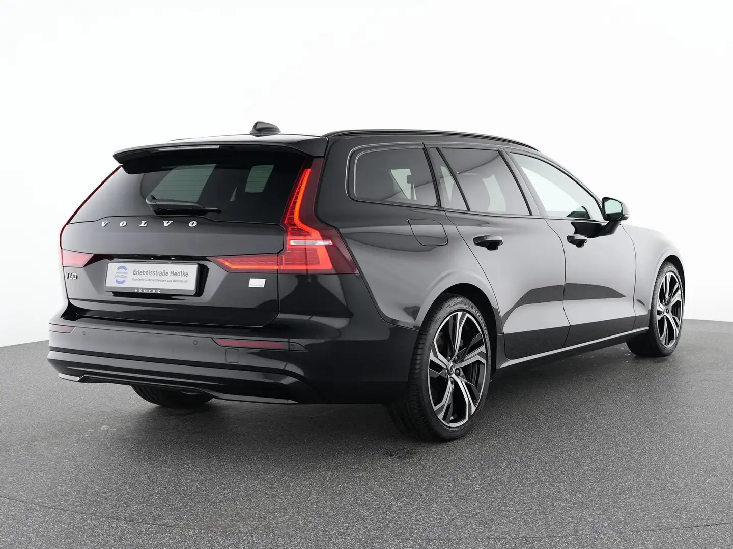 Volvo V60 T6 Recharge AWD Plus Dark 19"+H&K+VOLL-LED Noir - 2